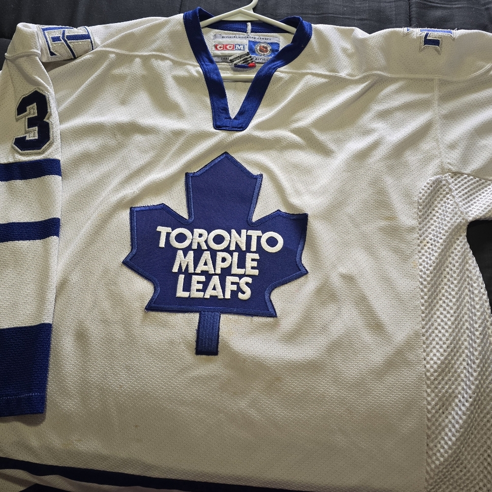 Toronto Maple Leafs White and Blue Jersey